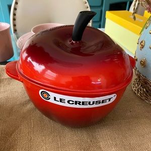 Le Creuset Disney Apple